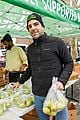 zachary quinto helps distribute food with city harvest ahead of thanksgiving 04