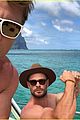 chris hemsworth bares ripped abs on vacation 04