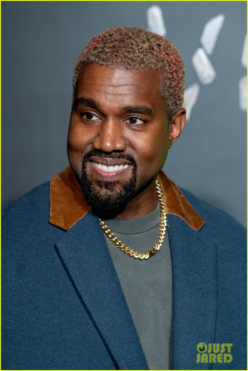 kanye west previewed new songs at a listening party 024591430