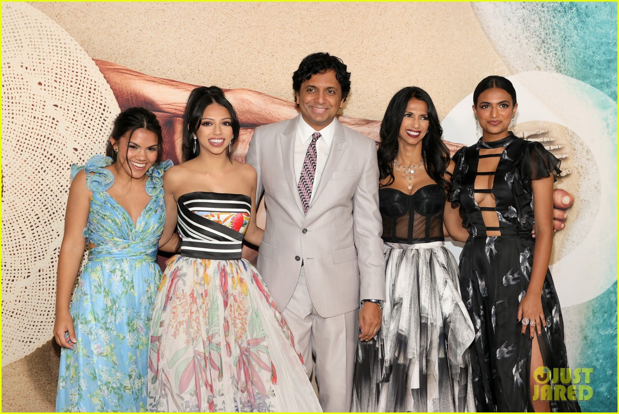 mnight shyamalan daughters wife old premiere 194591615