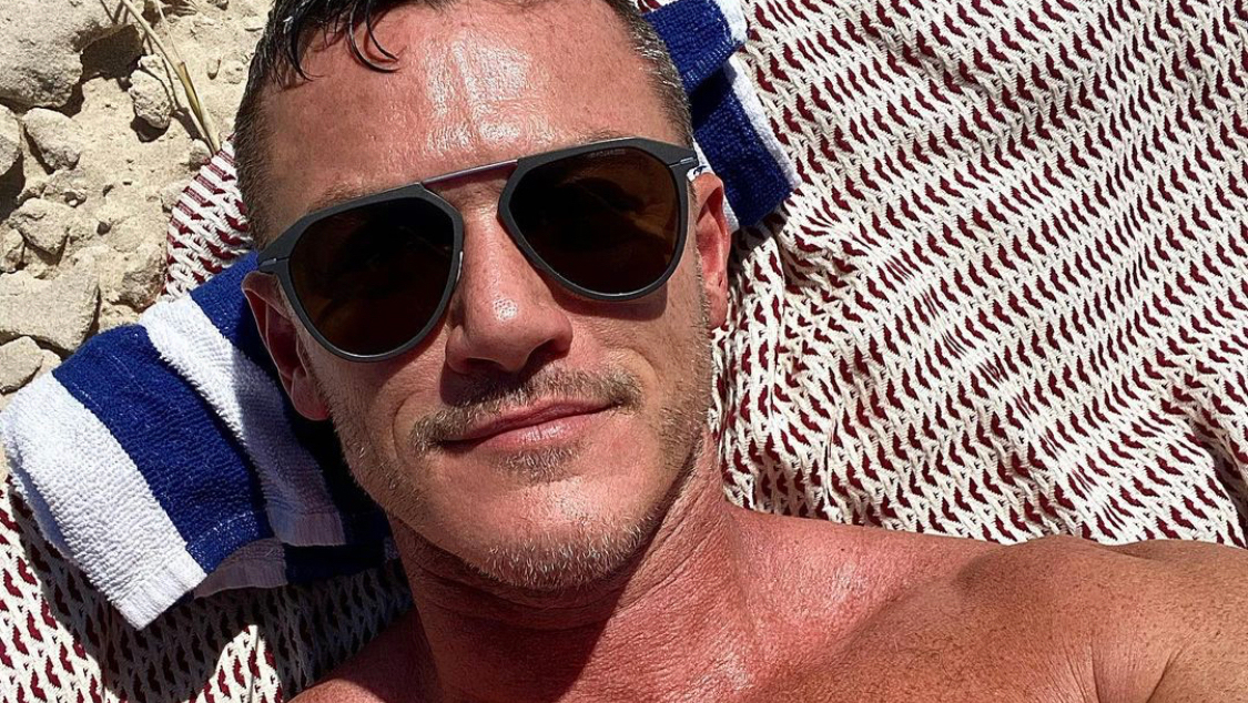 Luke Evans Shares Hot New Shirtless Selfie While At The Beach In Australia Luke Evans