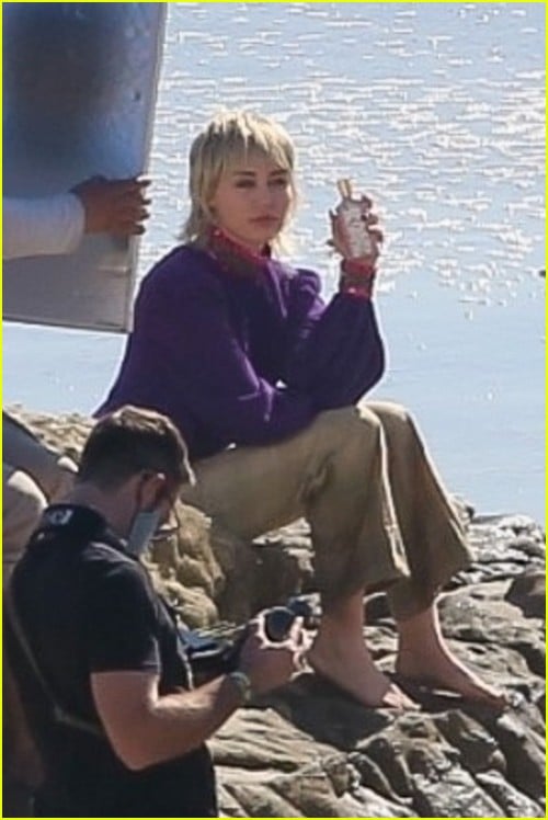 Miley Cyrus filming her new music video