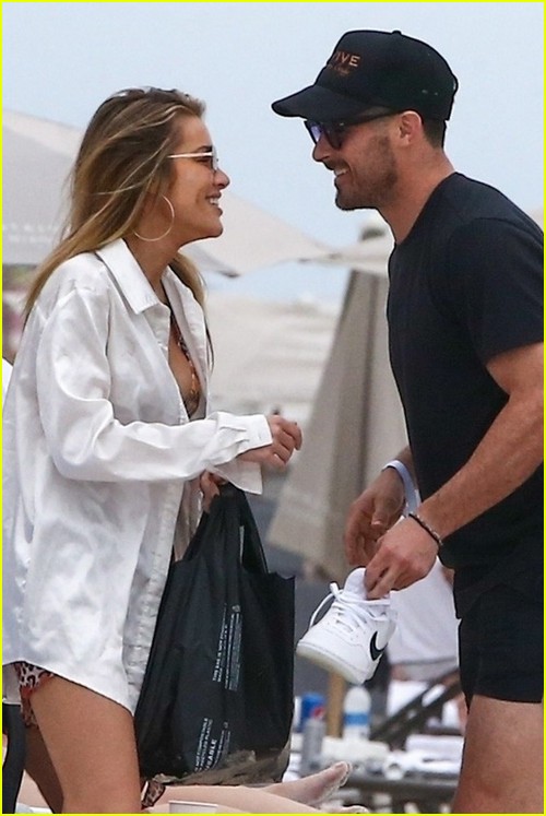 Nfl Player Danny Amendola Packs On The Pda With Girlfriend Jean Watts At The Beach Danny