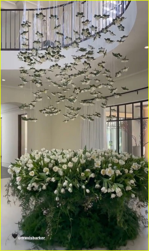 Kourtney Kardashian flowers from Travis Barker