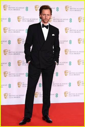 Tom Hiddleston 2021 BAFTAs red carpet