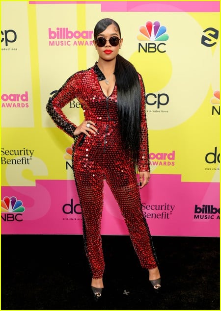 H.E.R. on the Billboard Music Awards 2021 red carpet