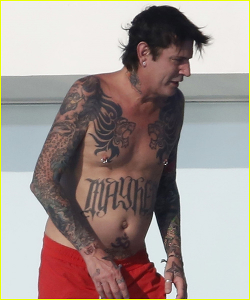 Tommy Lee Shirtless