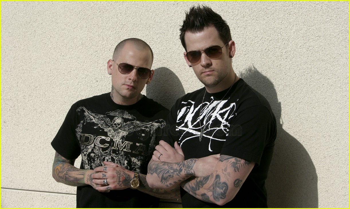 Front And Center The Madden Twins Photo Benji Madden Good Charlotte Joel Madden Sophie Monk Pictures Just Jared