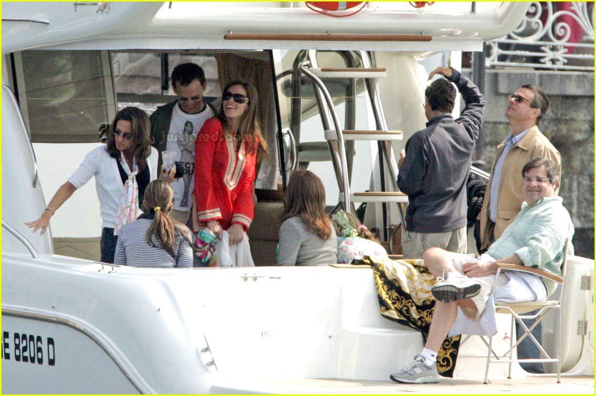 Hilary Stands Next to Nude Hilary: Photo 94711 | Hilary Swank, Holding