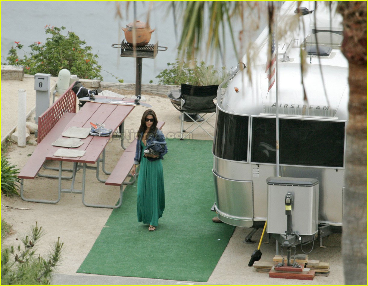 Matthew McConaughey's Trailer HookUp Photo 109561 Camila Alves