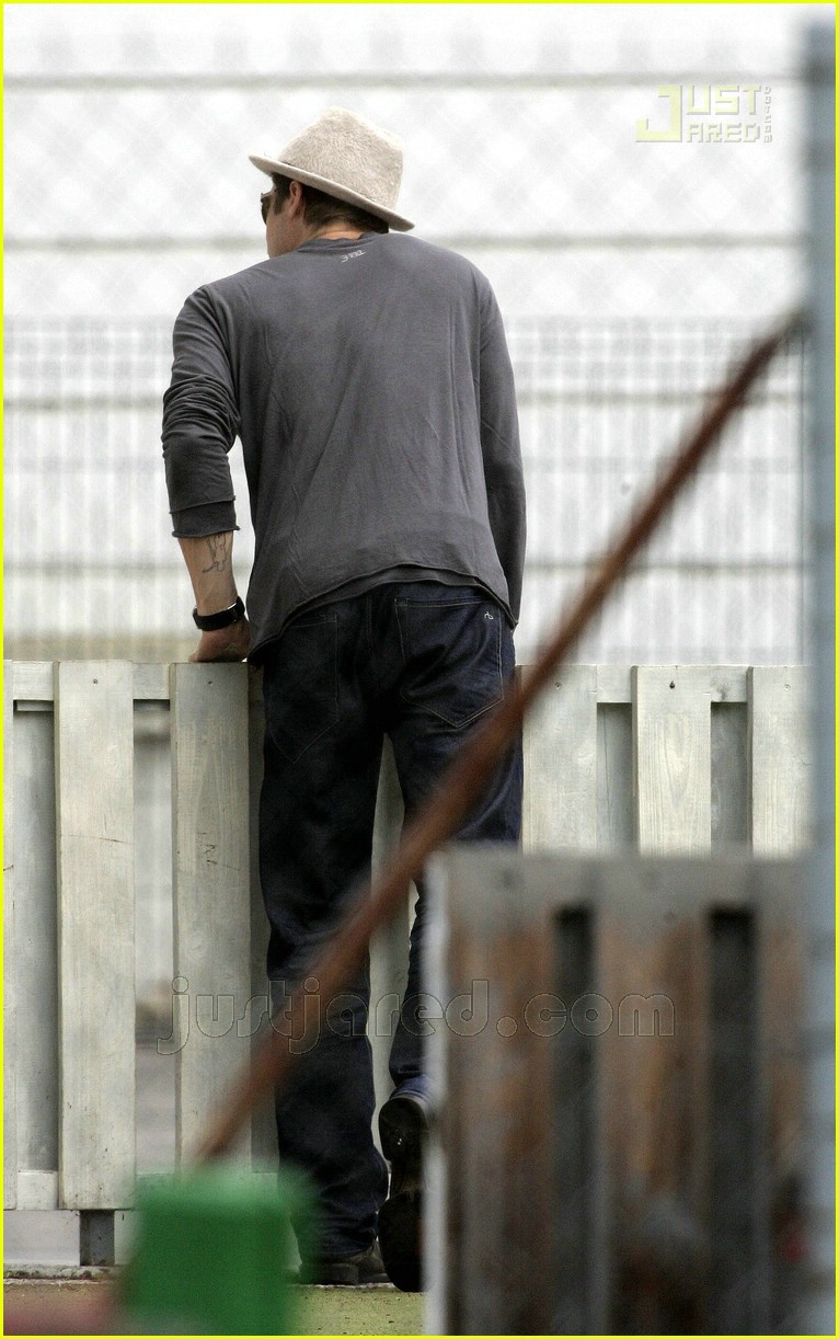 Brad Pitt's Arm Tattoo = Otzi the Iceman Photo 172951 Brad Pitt