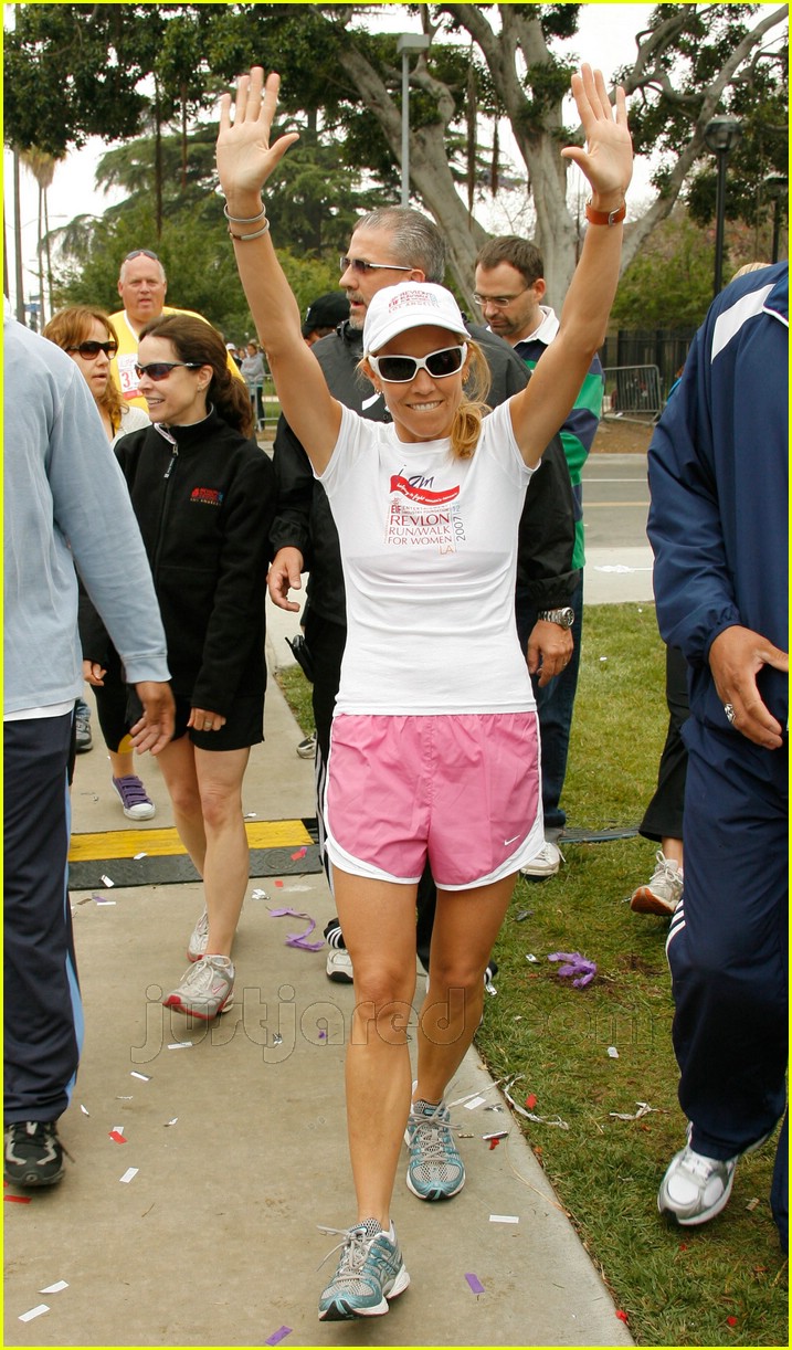 Celebrities @ Revlon Run/Walk 2007: Photo 160711 | Jessica Alba, Mandy ...