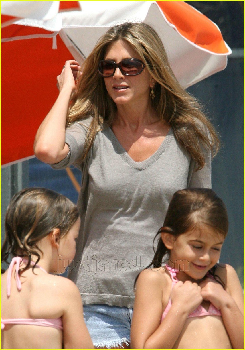 Aniston's Memorial Day Madness Part II Photo 198011 Celebrity