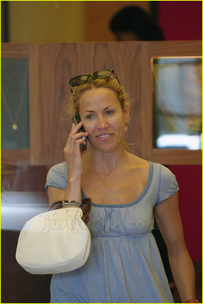 Sheryl Crow "Wyatt is Now a Humanitarian!" Photo 188951 Sheryl Crow(02)