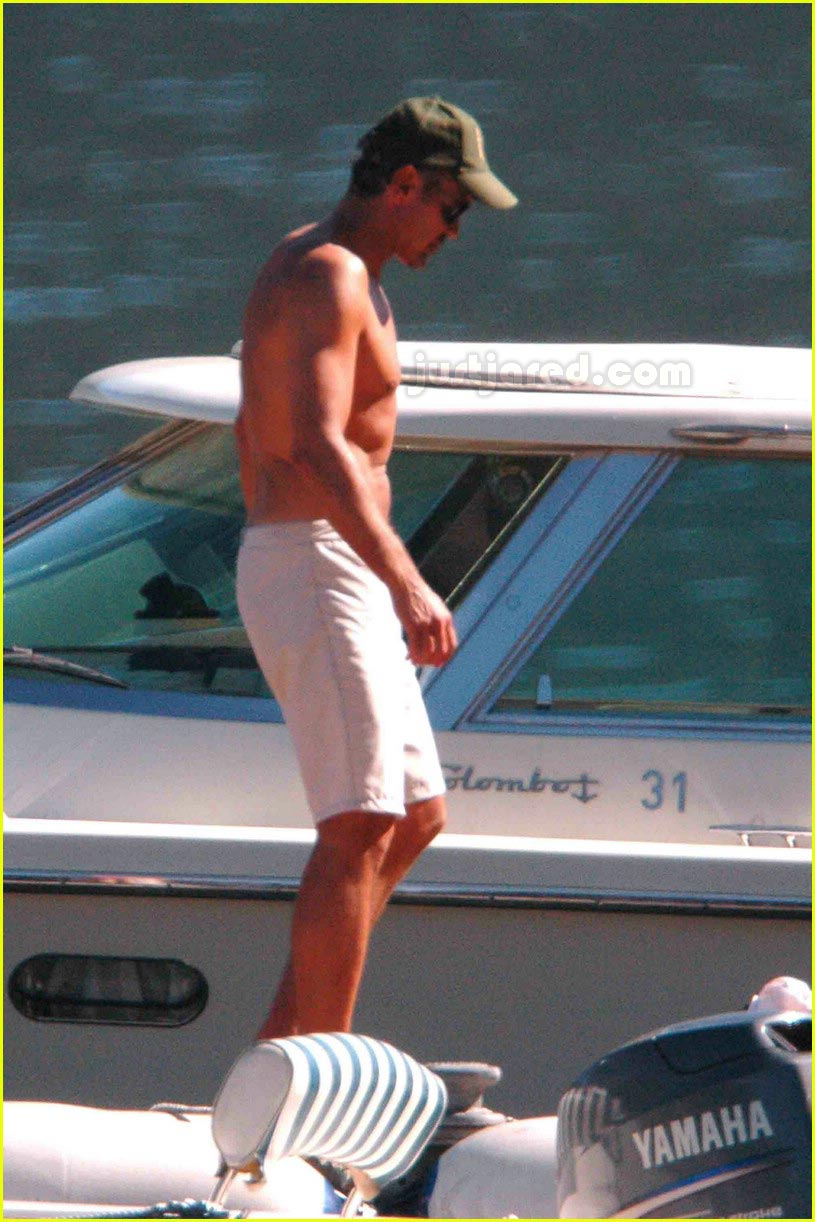 George Clooney: Shirtless by Sea george clooney shirtless 02 - Photo.