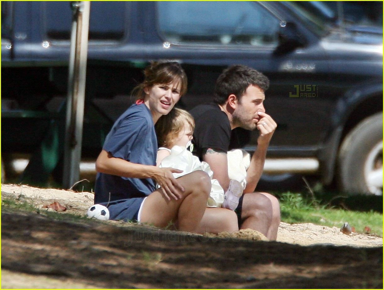 Jen & Ben's Serious Sit-down: Photo 457671 | Photos | Just Jared