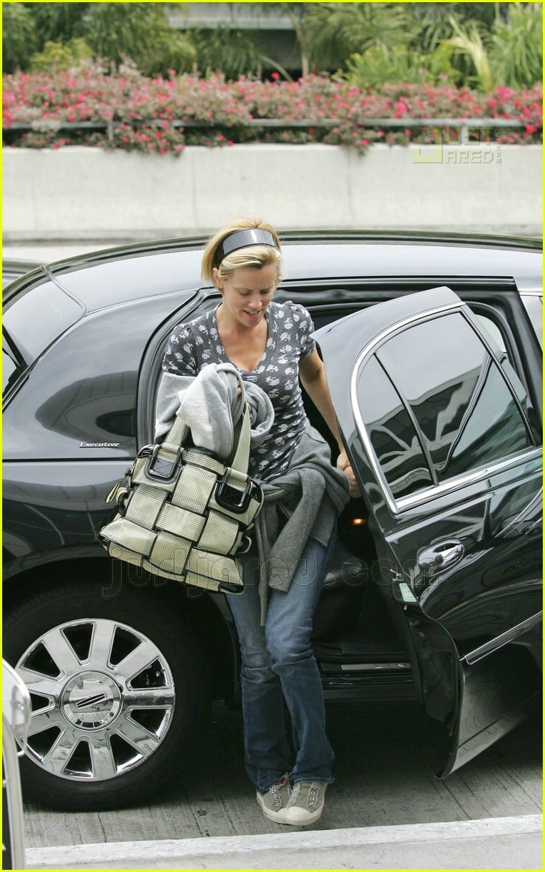 Photo: jenny mccarthy son evan autism 03 | Photo 435131 | Just Jared