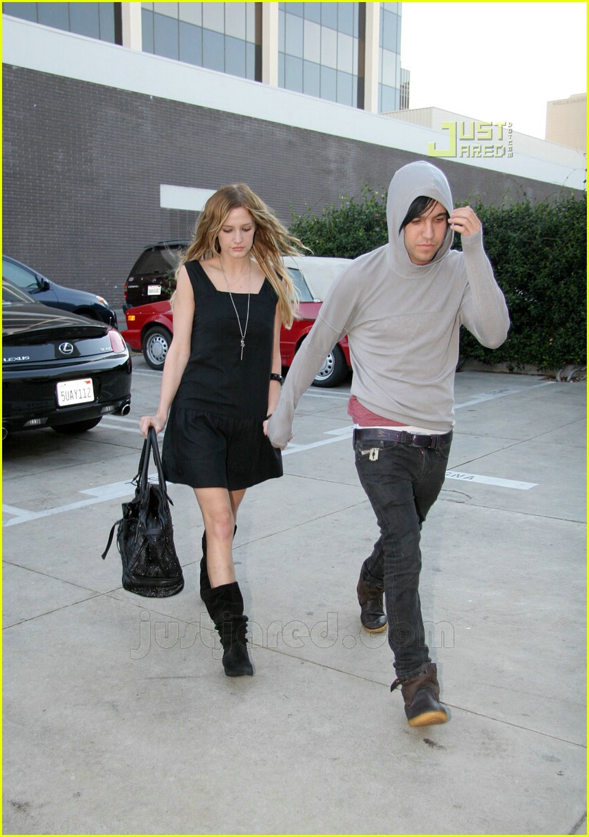 Ashlee Simpson Shops Dior: Photo 588471 | Photos | Just Jared