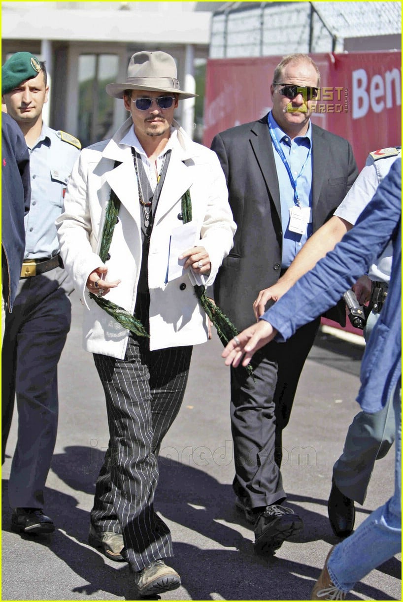 Johnny Depp is Lord of the Luggage Photo 566181 Photos Just Jared