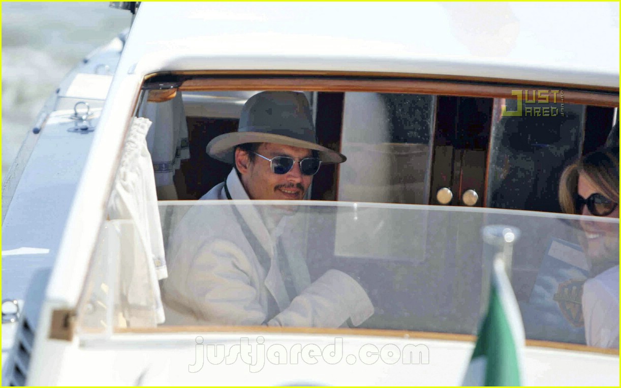 Johnny Depp is Lord of the Luggage Photo 566211 Photos Just Jared