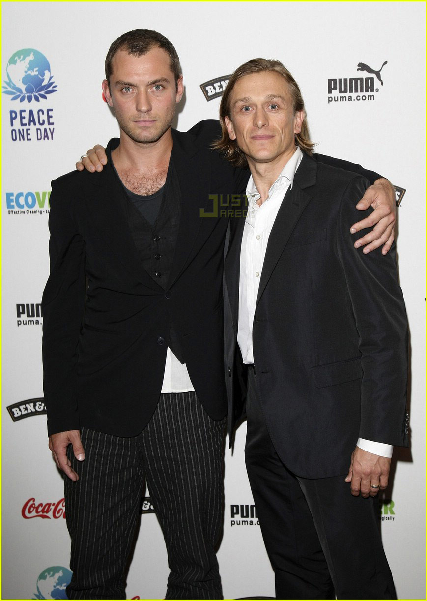 Forestående Ewell Edition Jude Law Has Short Hair: Photo 605001 | Jude Law Photos | Just Jared:  Entertainment News