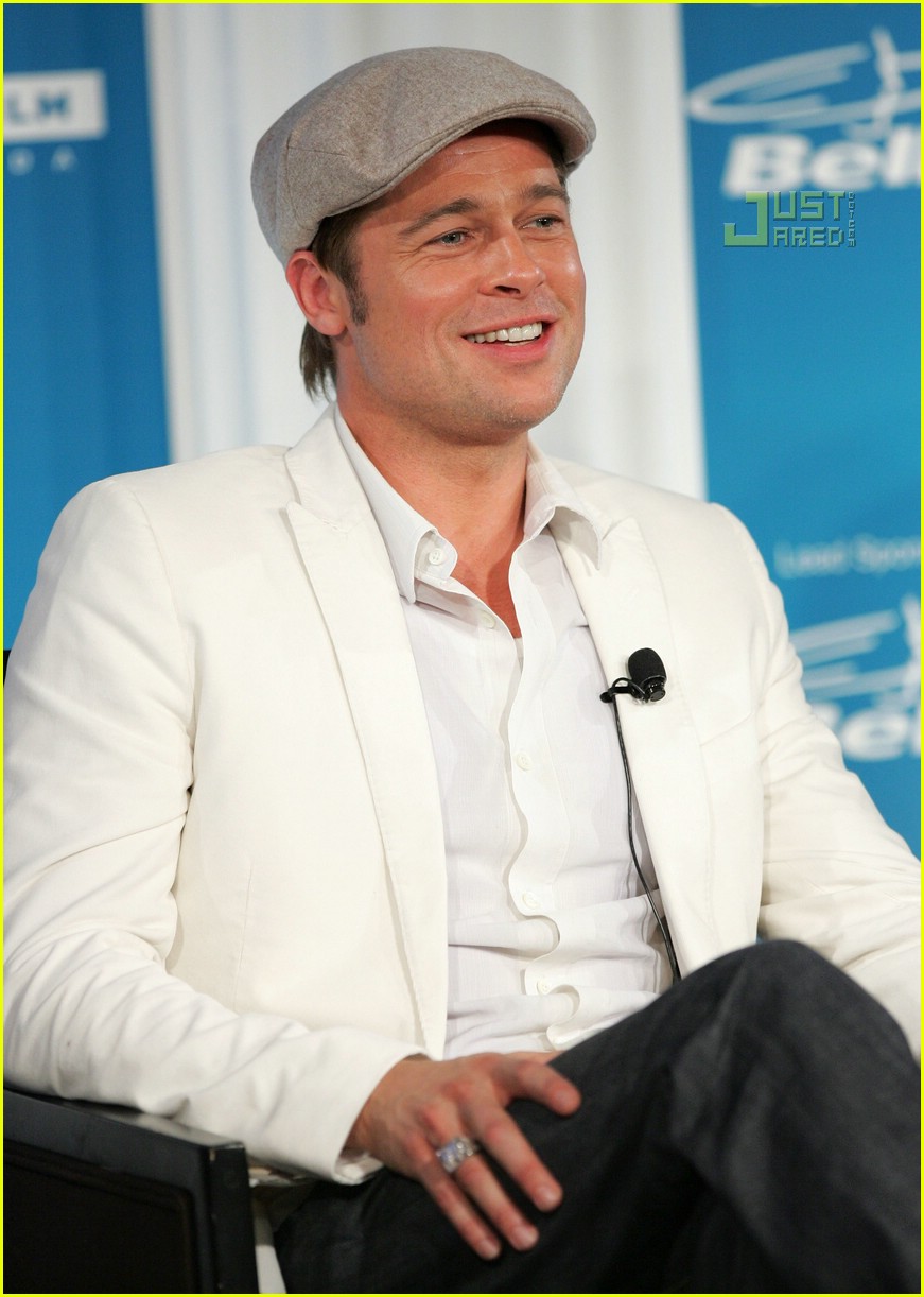 Brad Pitt Loves Picking His Nose Photo 573071 Photos Just Jared