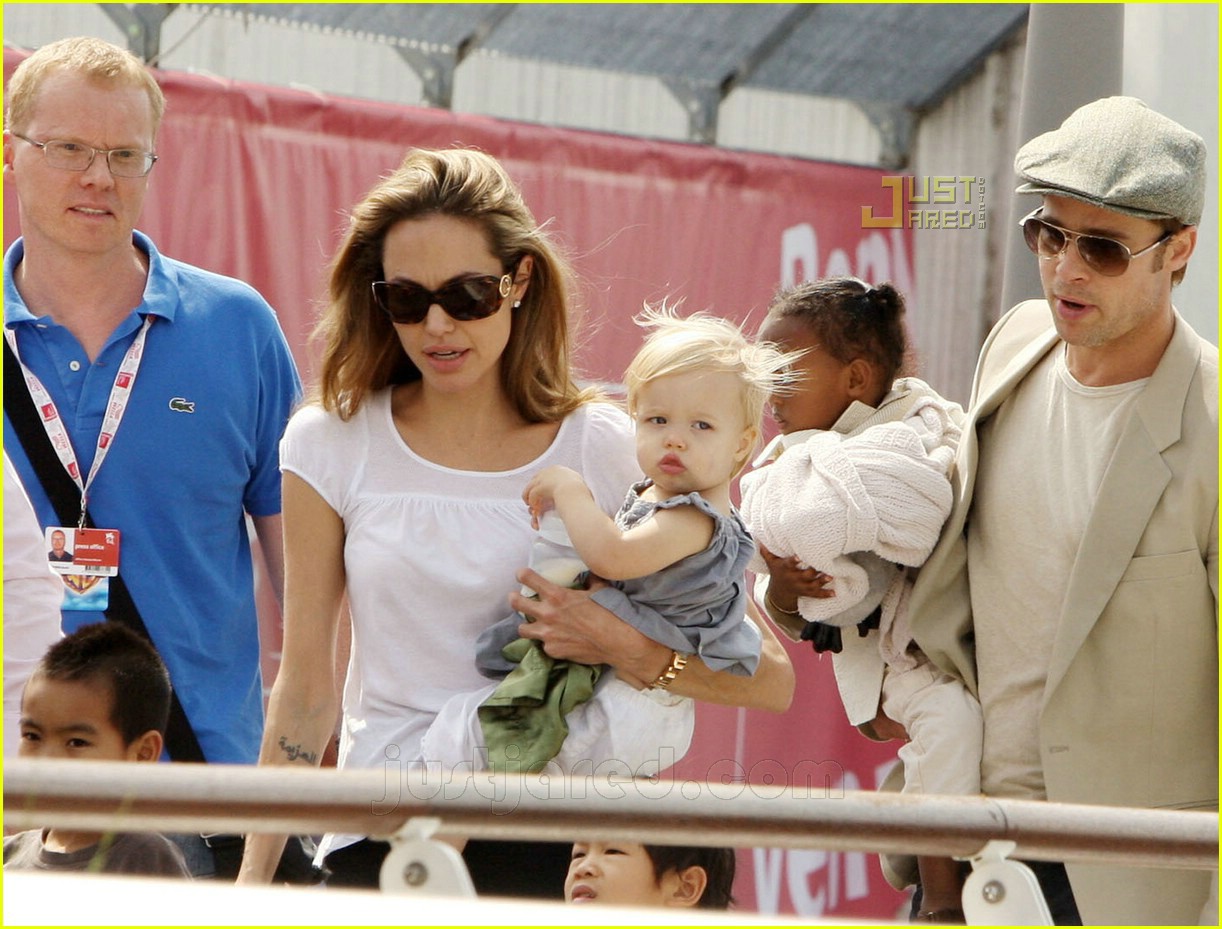 Brad & Angelina's Water Taxi Ride Photo 562201 Photos Just Jared