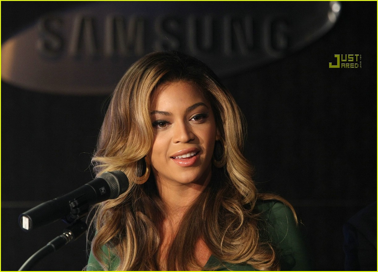 B'Phone by Beyonce Photo 652291 Beyonce Knowles Photos Just Jared