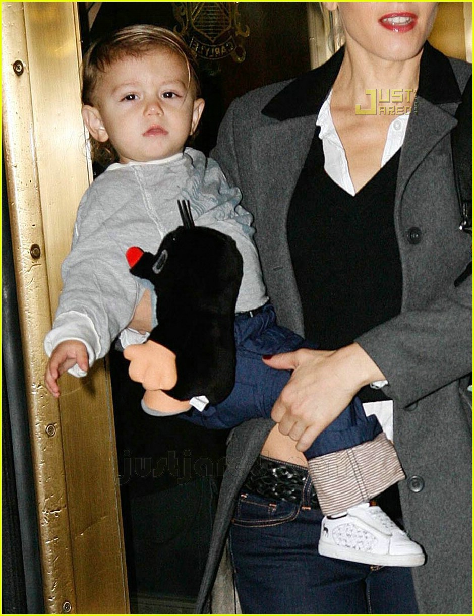 Gwen Has a Bloody Sunday... on Thursday Photo 689161