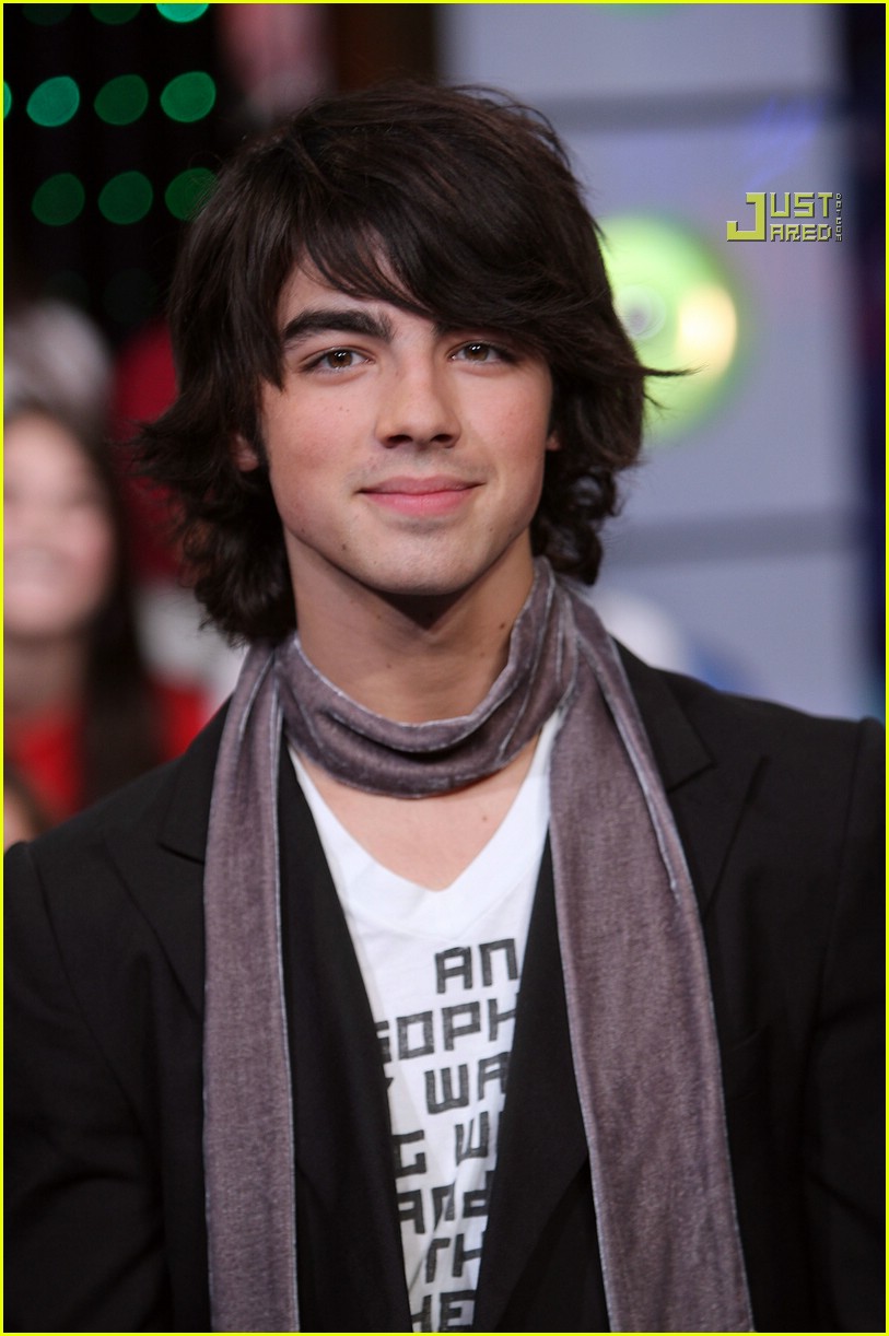 The Jonas Brothers Go Gold! Photo 733001 Photos Just Jared