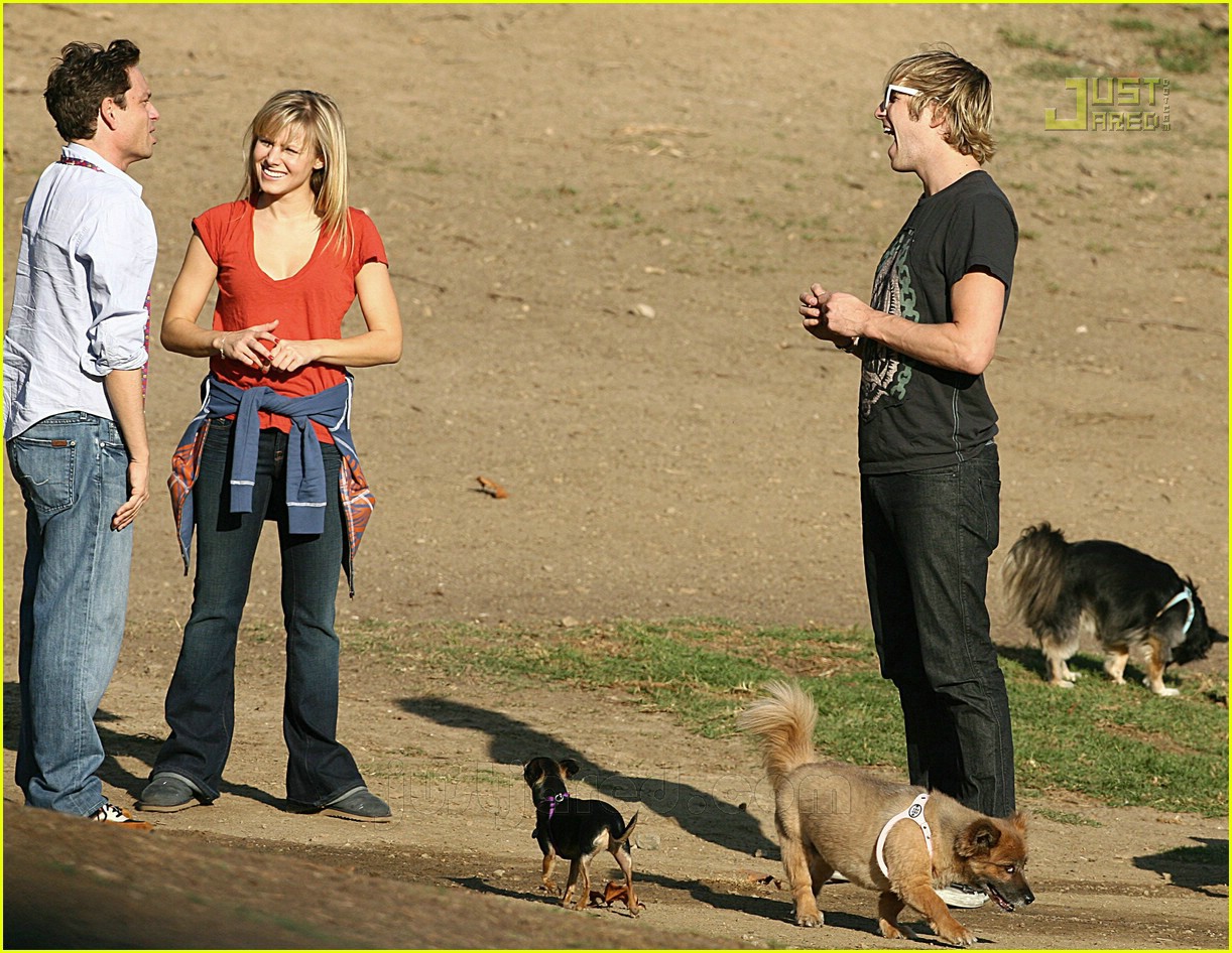 On Friday, actress Kristen Bell takes her dogs for a late afternoon run at ...