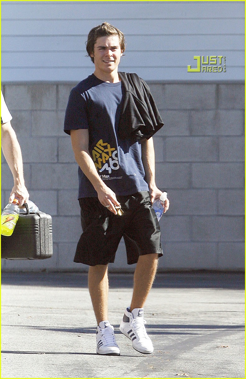 Zac Efron is a Basketball Balla Photo 727561 Photos Just Jared