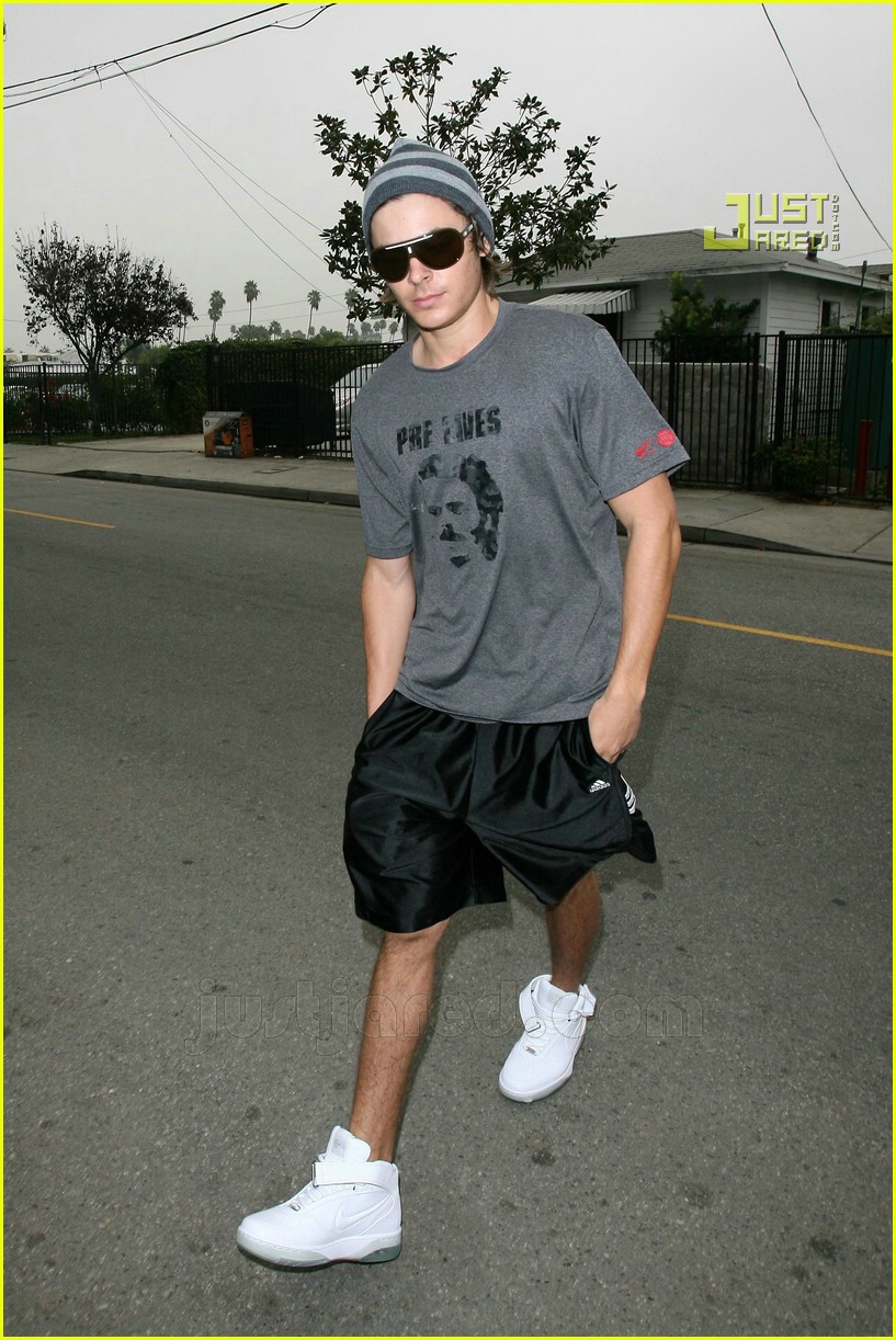 Zac Efron is a Basketball Playa Photo 719171 Photos Just Jared