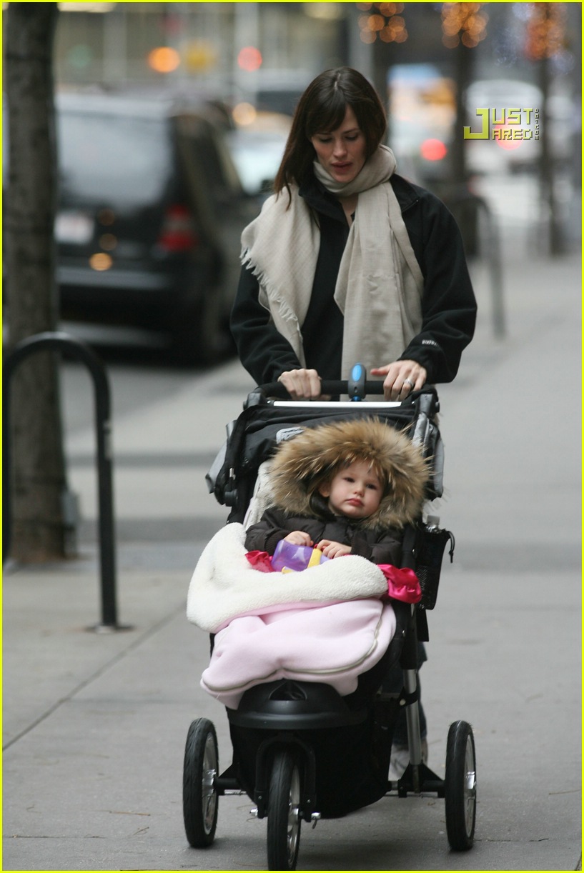 Violet Affleck is a Cute Furball: Photo 820651 | Photos | Just Jared