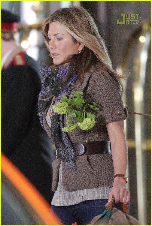 Jennifer Aniston is a Flower Girl Photo 850181 Photos Just Jared