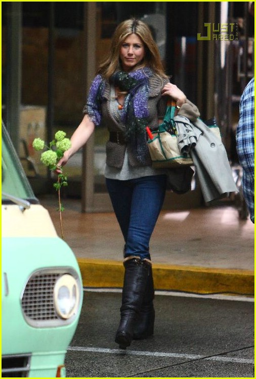 Jennifer Aniston is a Flower Girl Photo 850241 Photos Just Jared