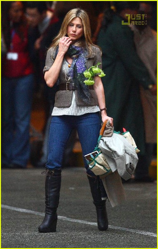 Jennifer Aniston is a Flower Girl Photo 850291 Aaron Eckhart