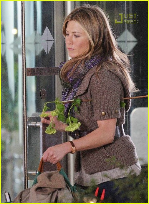 Jennifer Aniston is a Flower Girl Photo 850461 Photos Just Jared