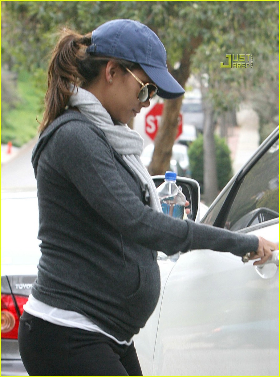 Halle Berry Two Nurseries, Double the Fun Photo 831371 Photos
