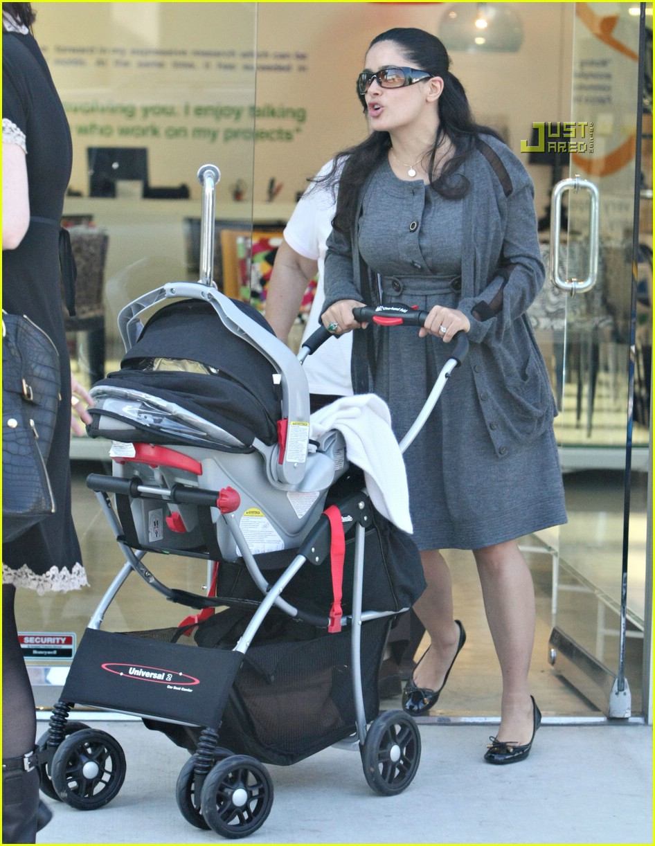 Valentina Pinault is Precious: Photo 847661 | Celebrity Babies