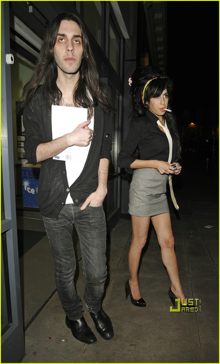 Tolk Daisy spor Full Sized Photo of amy winehouse pumped up 04 | Photo 928971 | Just Jared