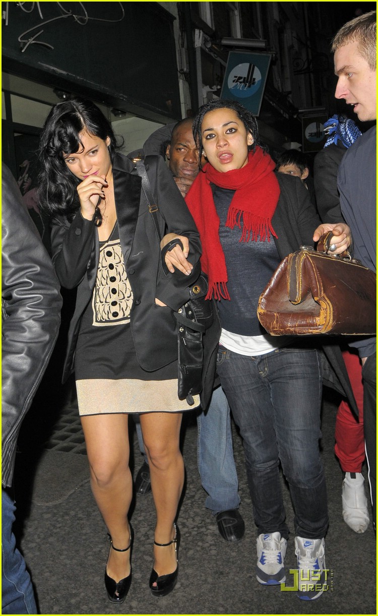 Lily Allen Paparazzi Broke My Car Window! Photo 973181 Pictures(01)