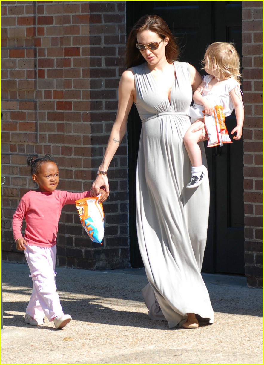 Angelina Jolie Enters Mommy Mode angelina jolie mommy mode 11 - Photo.