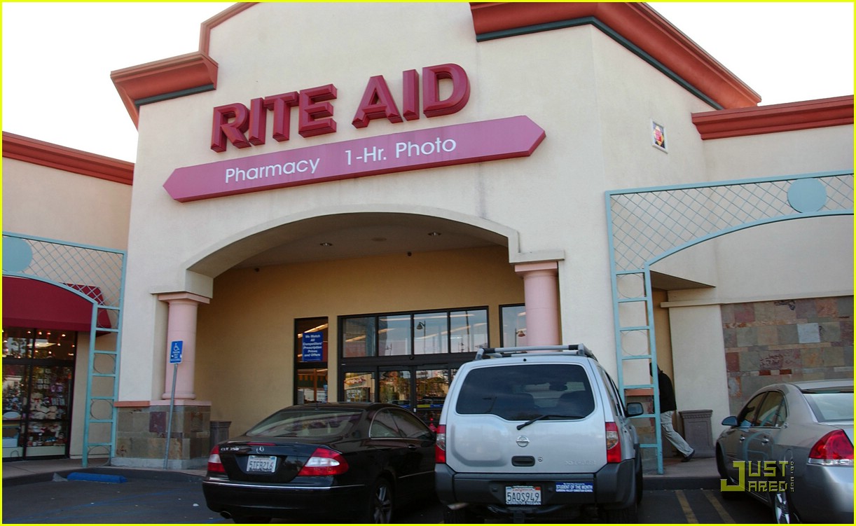 Lena Headey Makes a Groceries Run: Photo 974141 | Lena Headey Photos