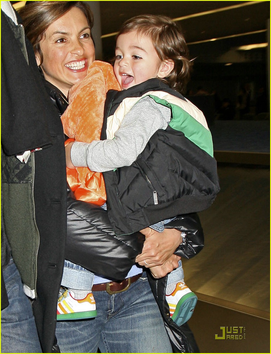 Mariska Hargitay's August Rush Photo 967331 Pictures Just Jared