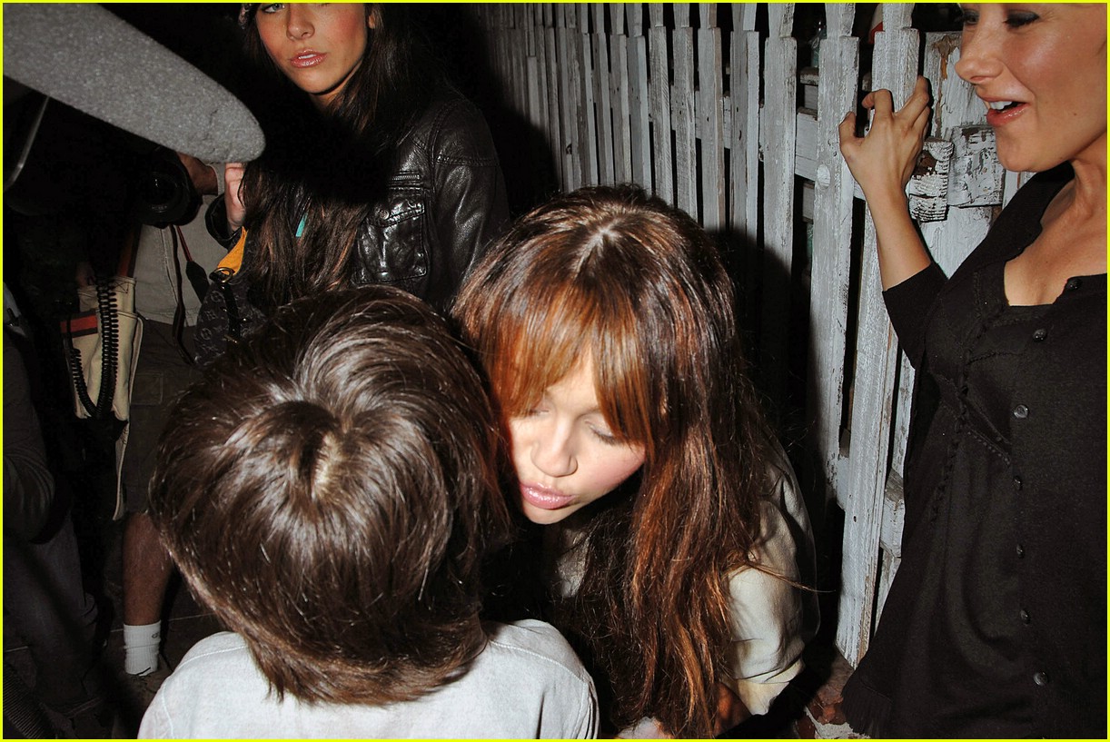 Photo: miley cyrus beverly hills 09 | Photo 1029491 | Just Jared