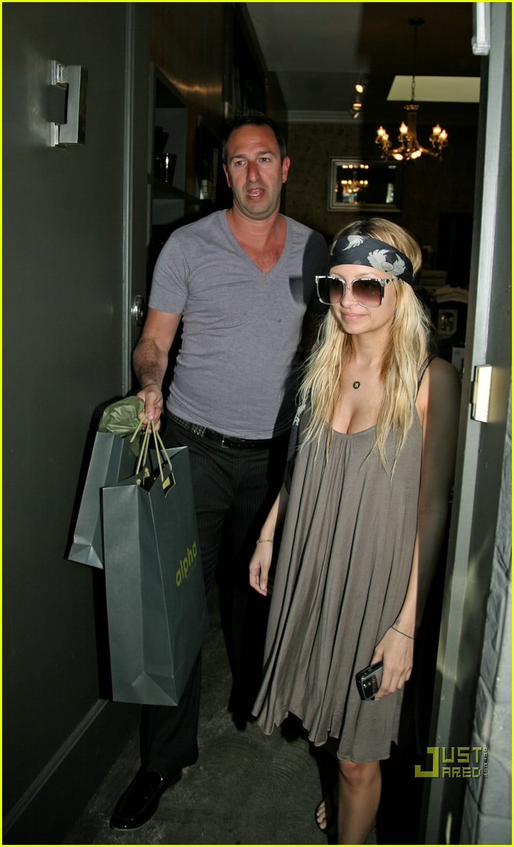 Nicole Richie Preps Birthday Bash Photo 983421 Pictures Just Jared(00)