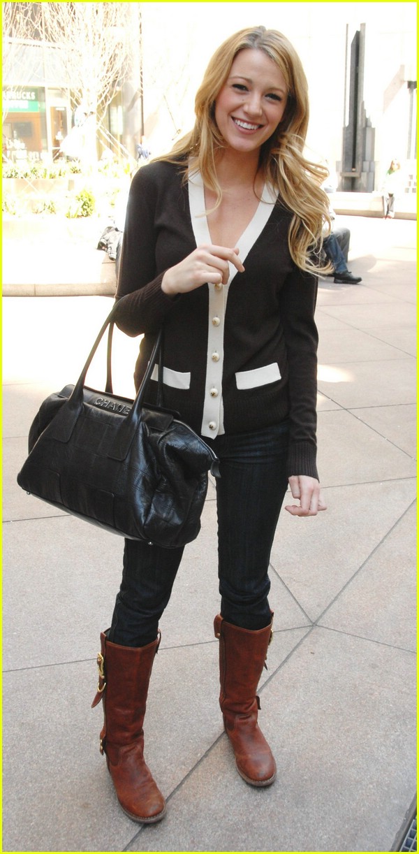 Blake Lively Black and White and Read All Over Photo 1072901 Photos Just Jared Celebrity