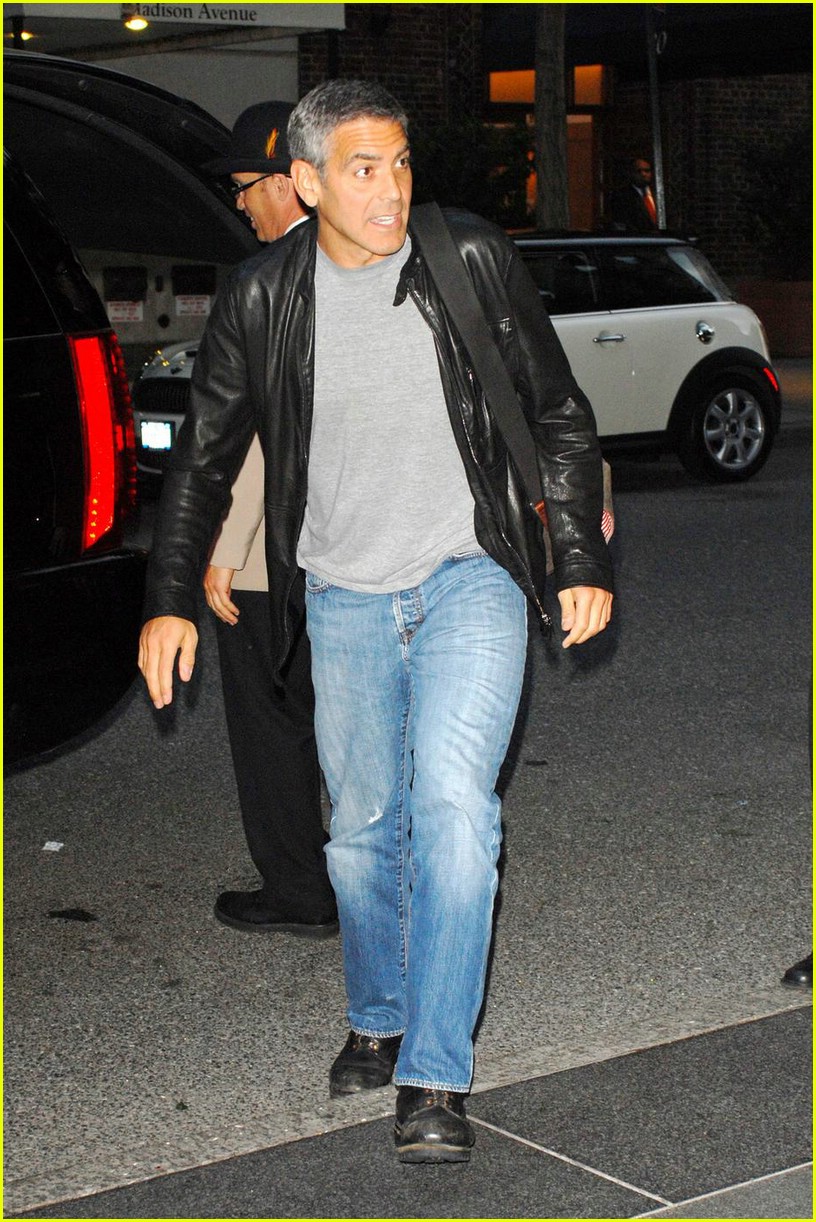 George Clooney and Sarah Larson Meet at MET: Photo 1111381 | George