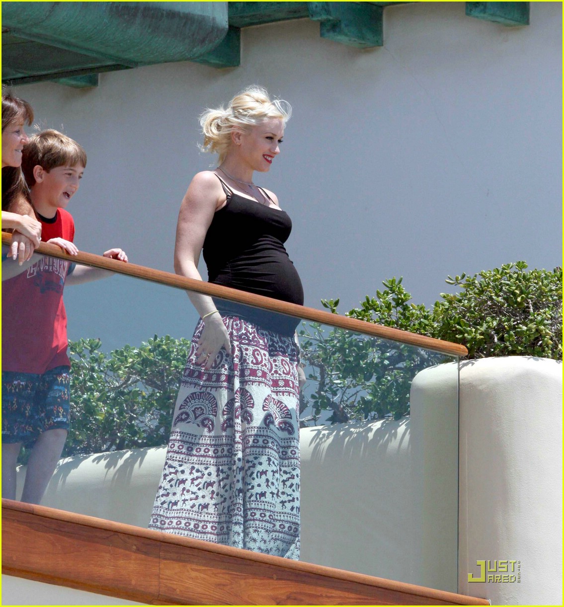 Kingston Rossdale’s Beach Birthday: Photo 1158671 | Celebrity Babies